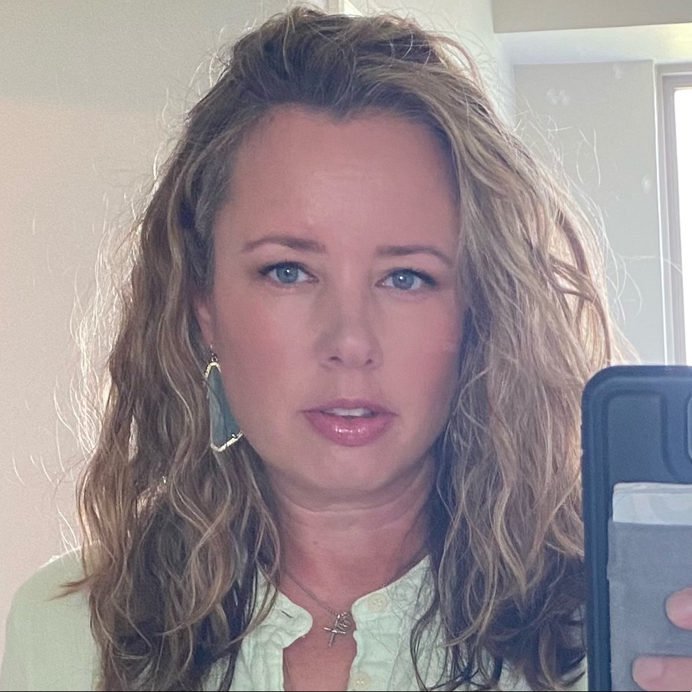 Meet your Posher, Jennifer